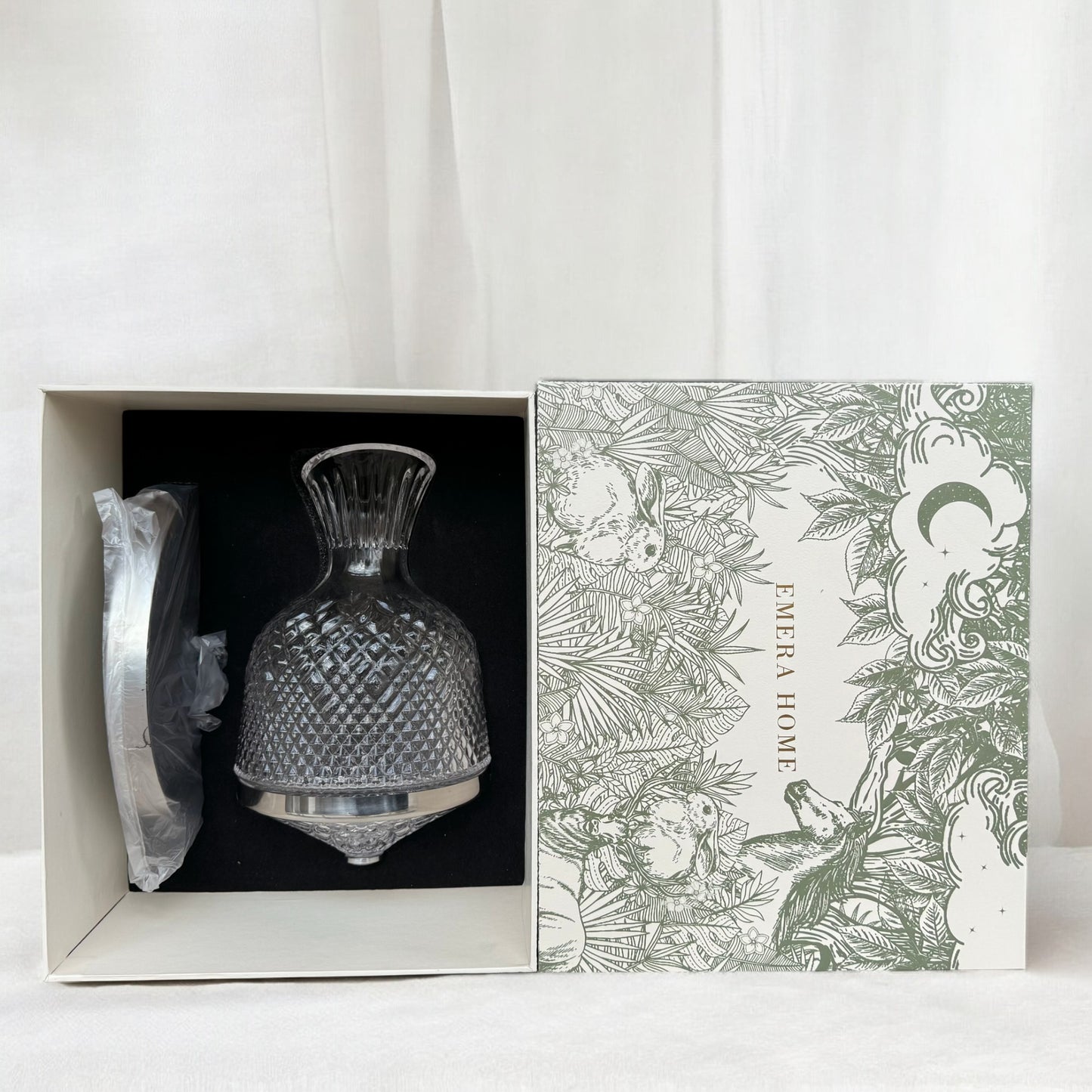 Authur Embossed Decanter Gift Set- 1500m